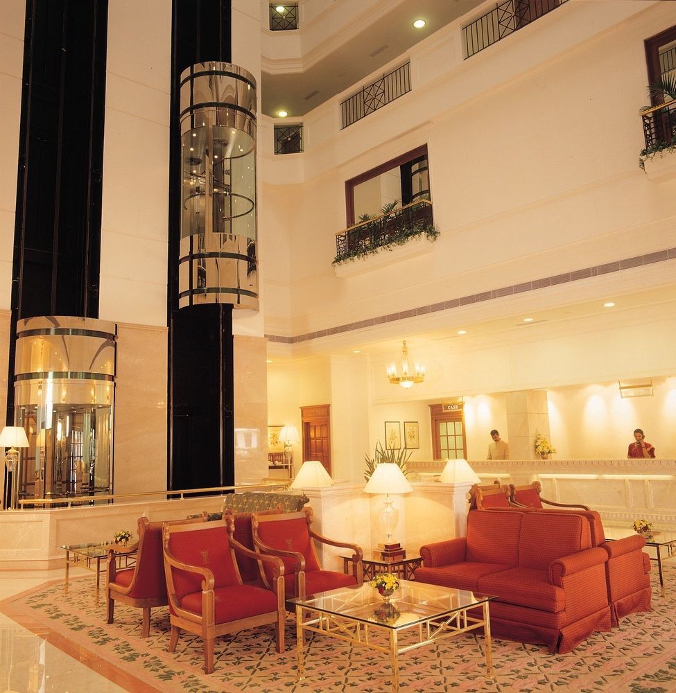 Hotel Abad Plaza Kochi Exterior photo