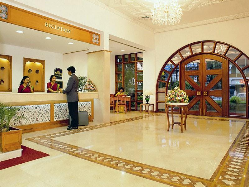 Hotel Abad Plaza Kochi Exterior photo