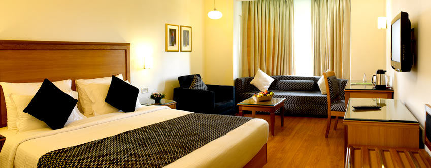 Hotel Abad Plaza Kochi Exterior photo