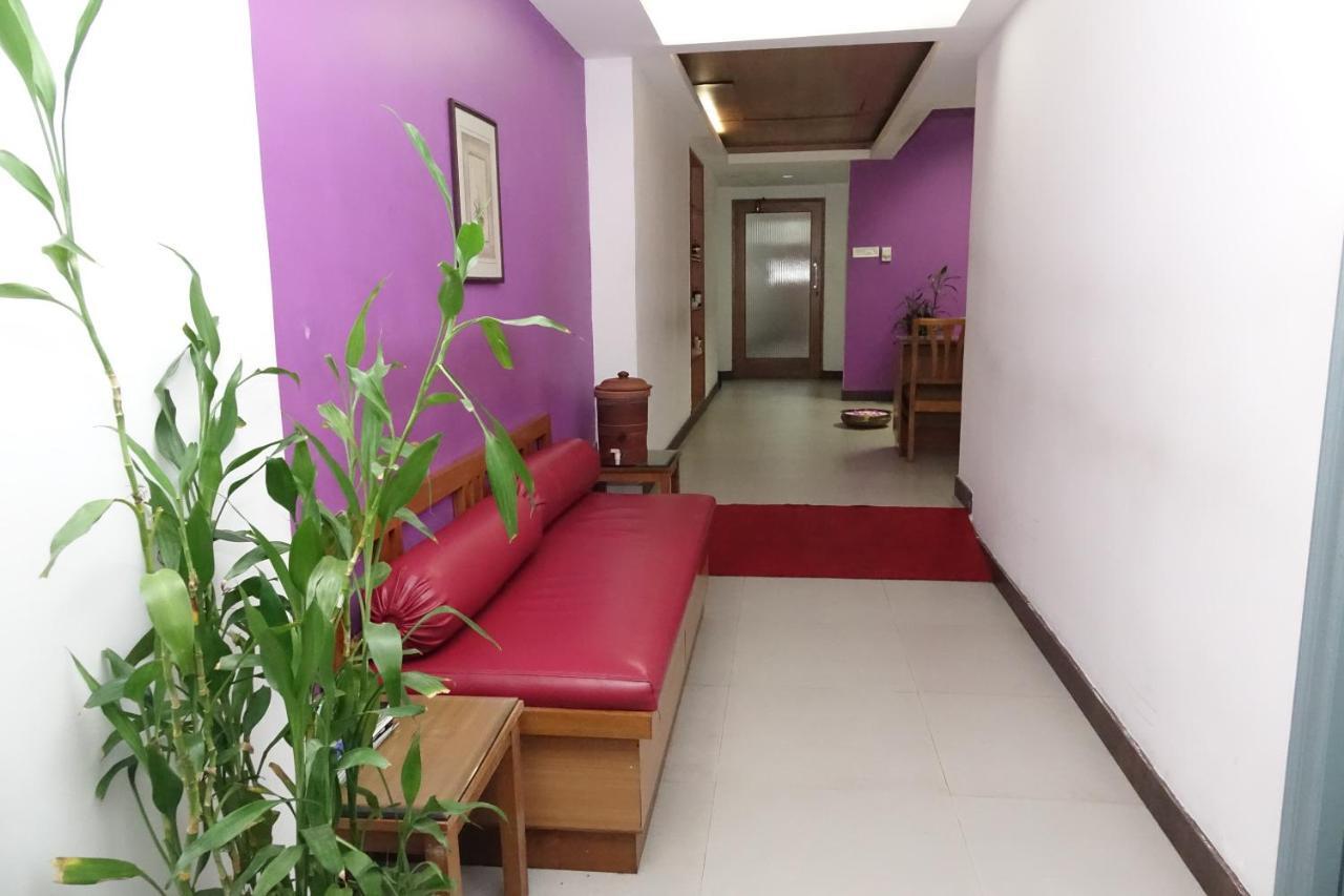 Hotel Abad Plaza Kochi Exterior photo